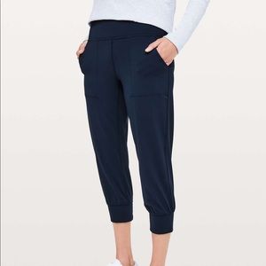 Lululemon Cropped Align Joggers Navy 6